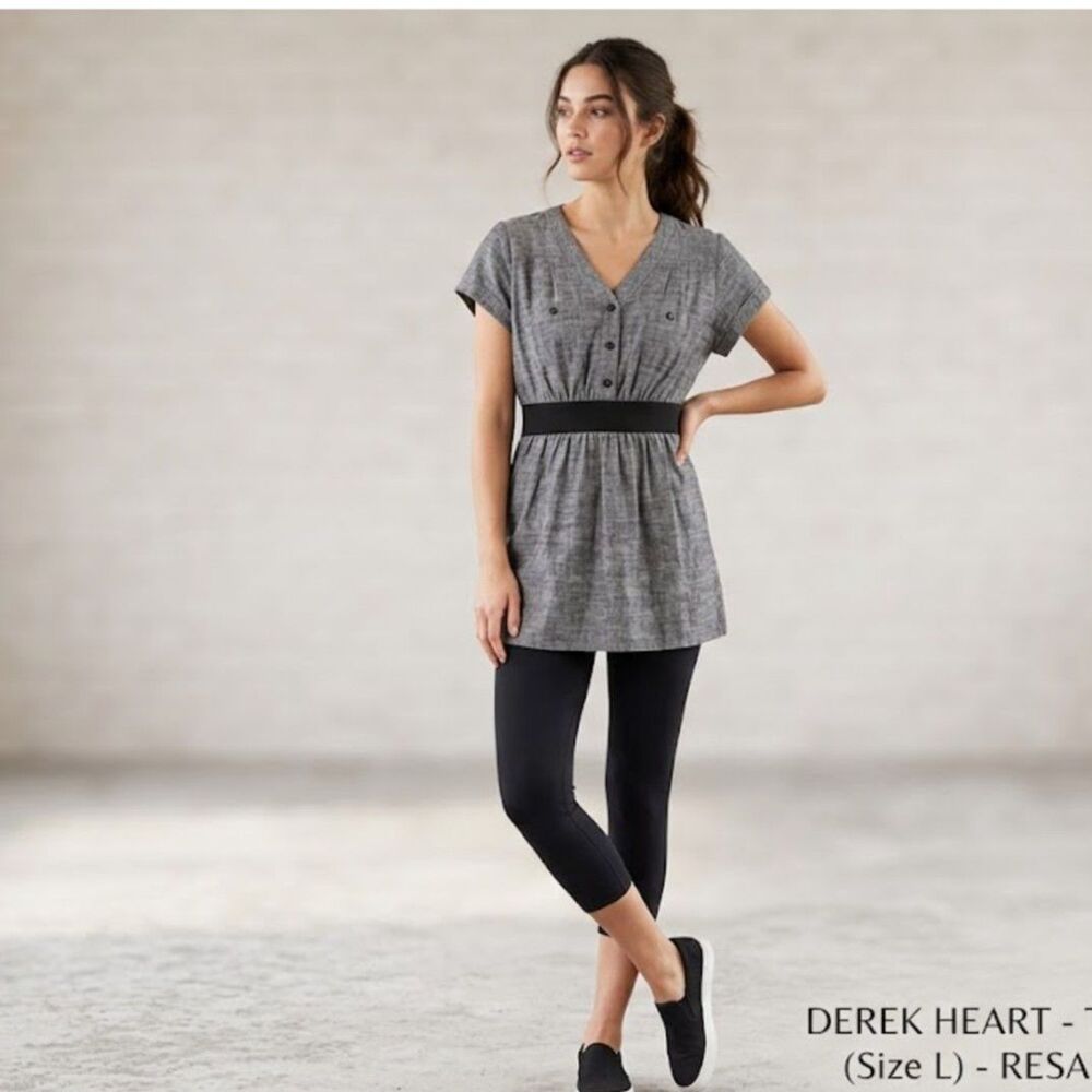 Y2K Buy! Derek Heart Women's Grey and Black Tunic Shirt